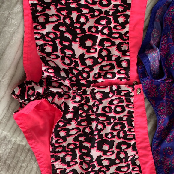 Shorts - Picture 3 of 4